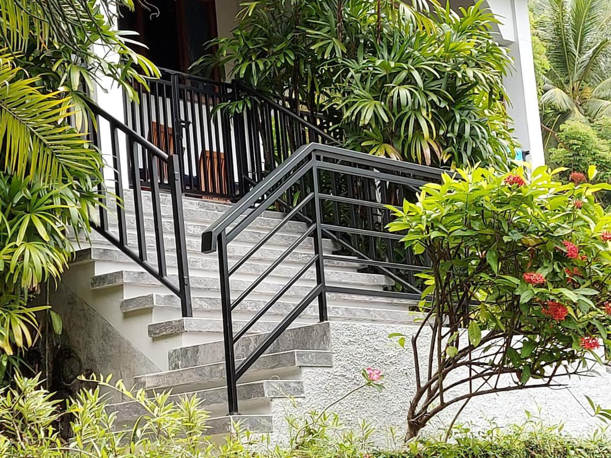 Sunset Villa Senggigi Exterior photo