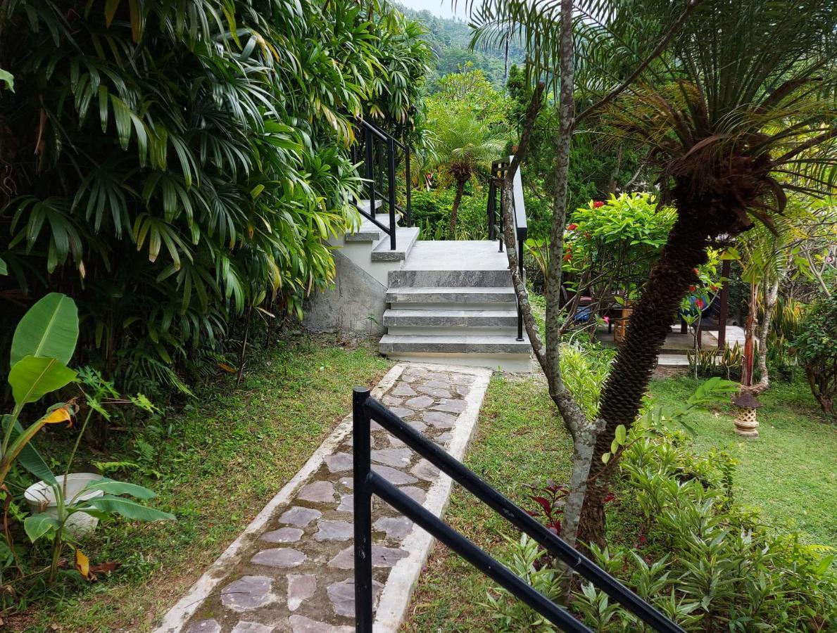 Sunset Villa Senggigi Exterior photo